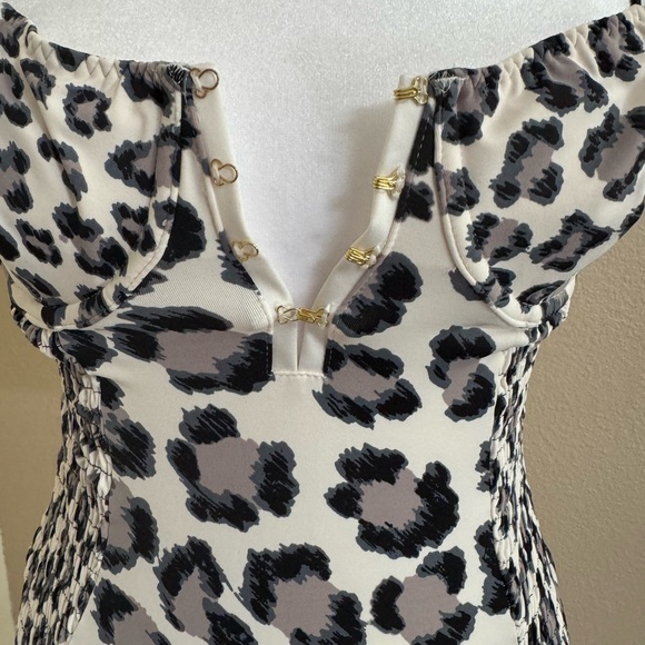 Guess Cheetah bodysuit with black mini pencil skirt - Picture 12 of 12